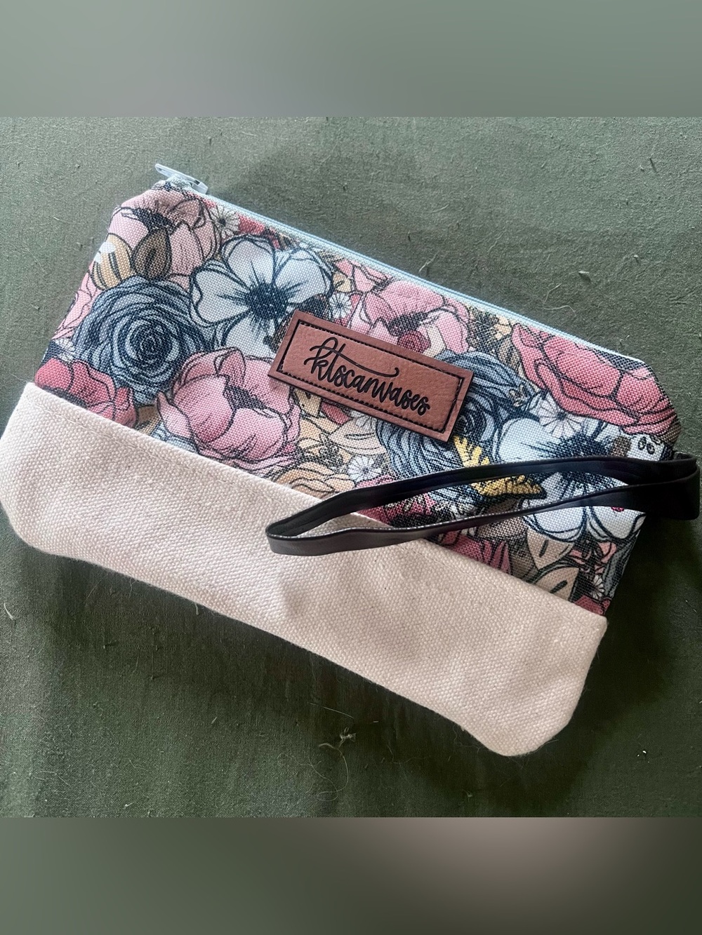 KTSCANVASES Medium Wristlet - Picture 1 of 2